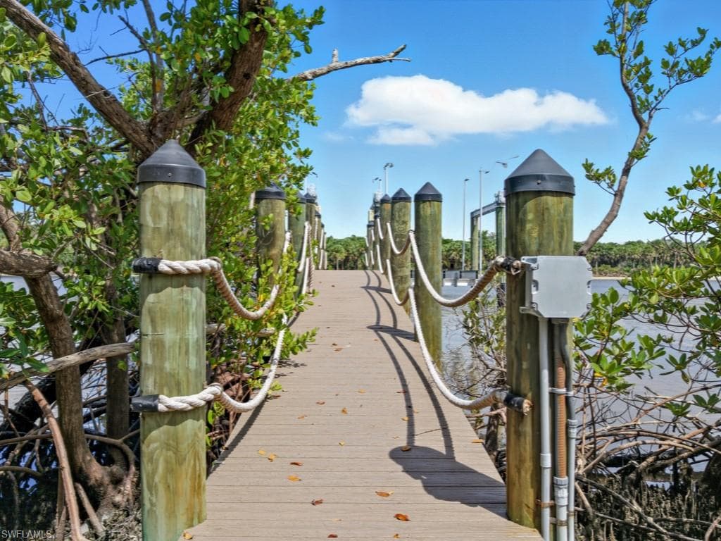 11799 Keewaydin, Naples, FL 34113-7
