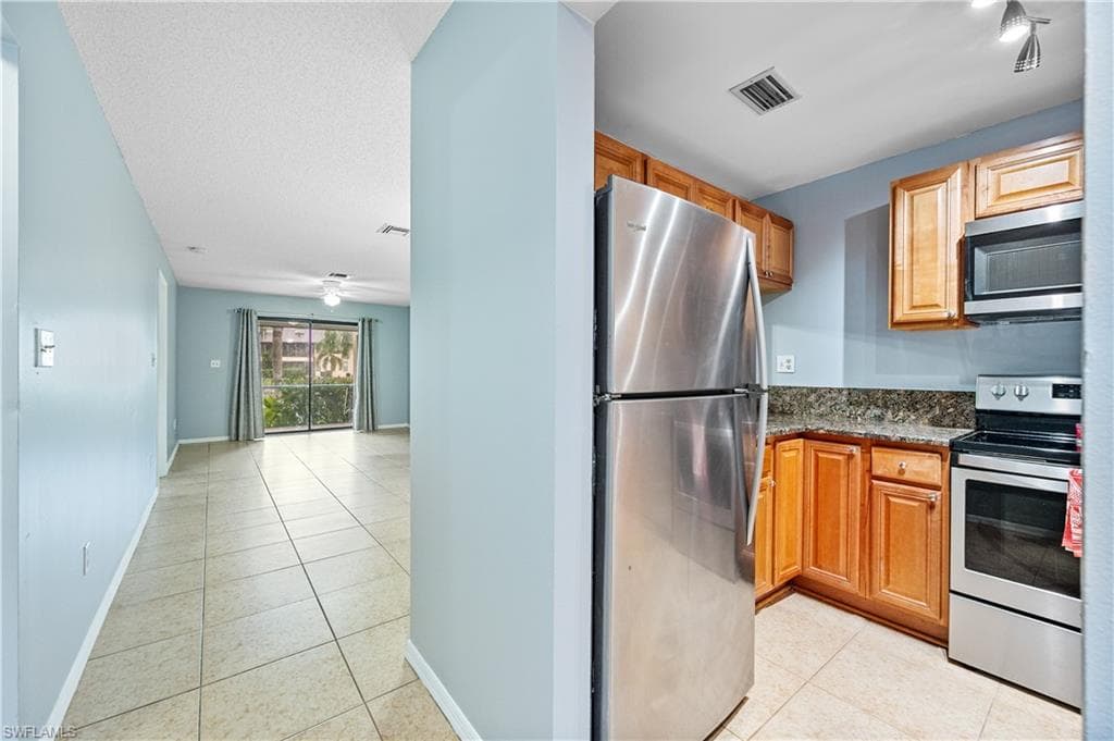 5345 Treetops Dr S102, Naples, FL 34113-9