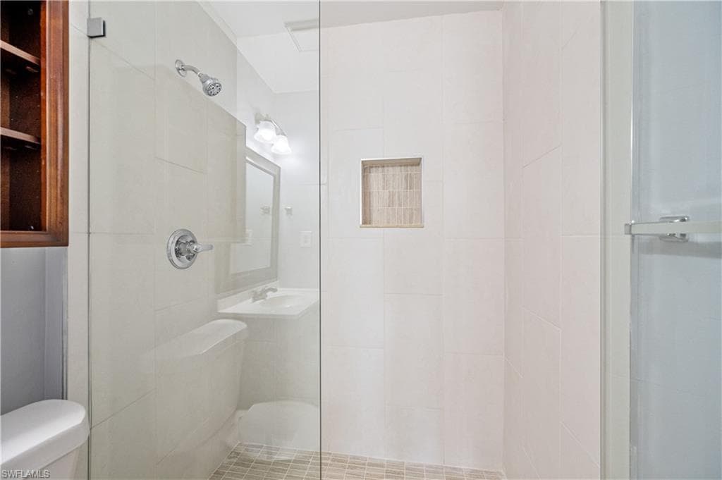 5345 Treetops Dr S102, Naples, FL 34113-19
