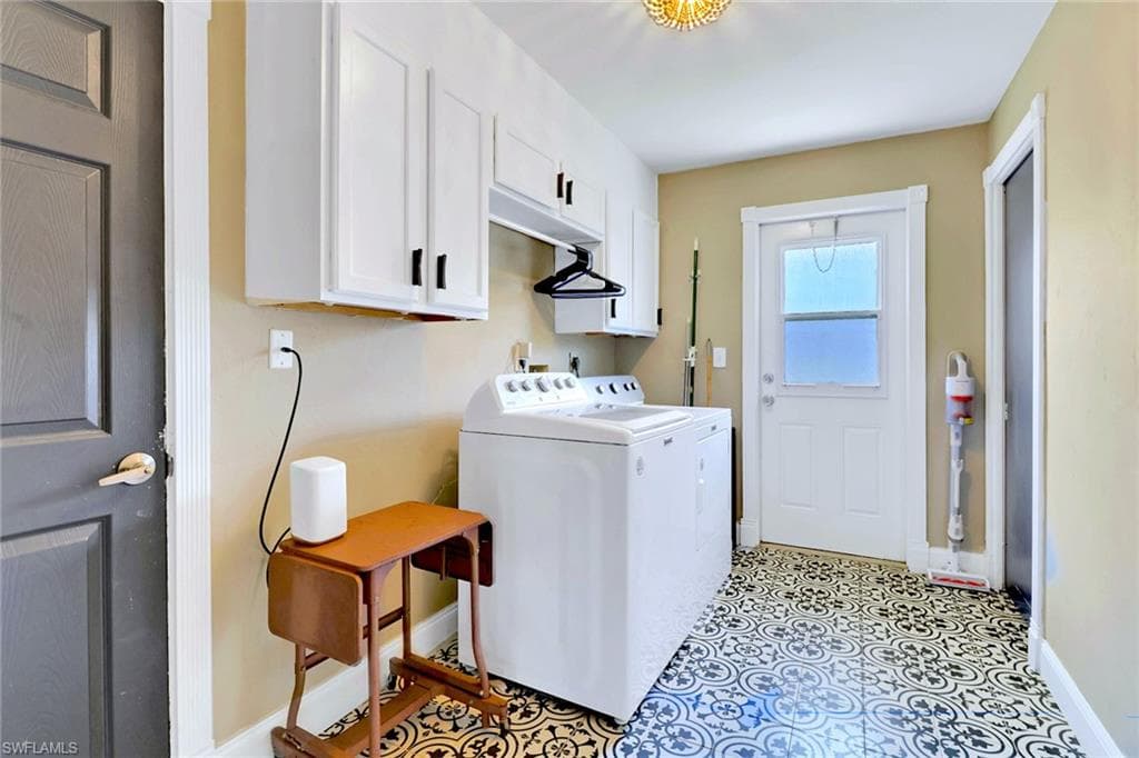 721 56th St, Cape Coral, FL 33914-40