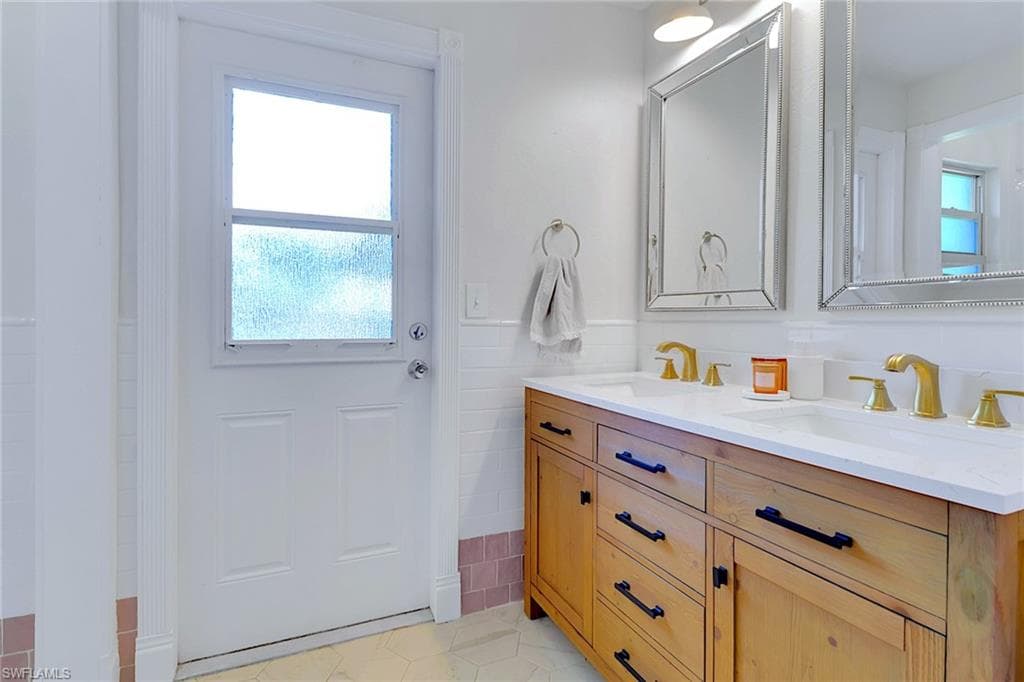 721 56th St, Cape Coral, FL 33914-41