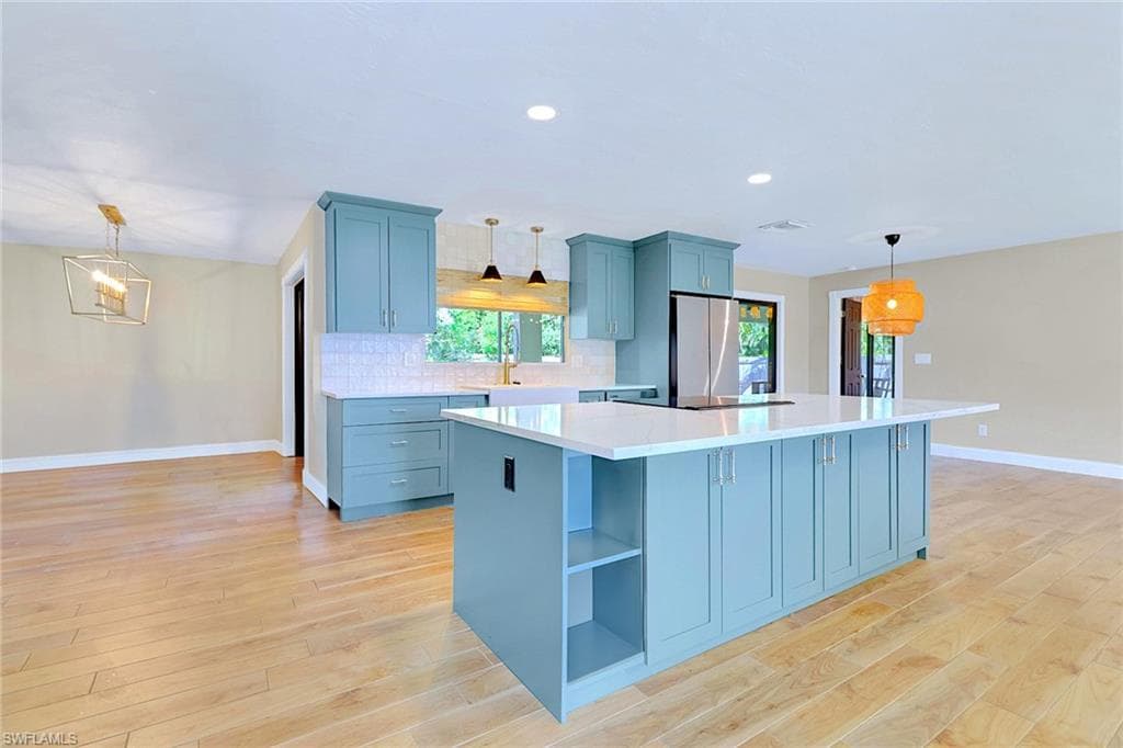 721 56th St, Cape Coral, FL 33914-4