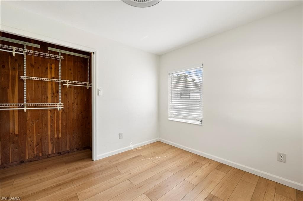 2432 Washington Ave, Naples, FL 34112-16