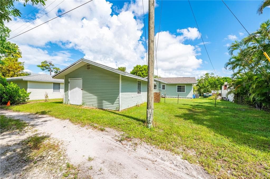 2432 Washington Ave, Naples, FL 34112-18