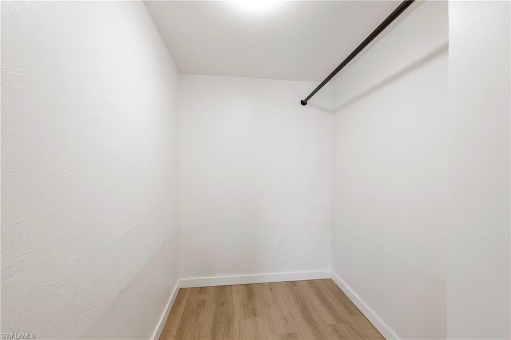 2432 Washington Ave, Naples, FL 34112-24