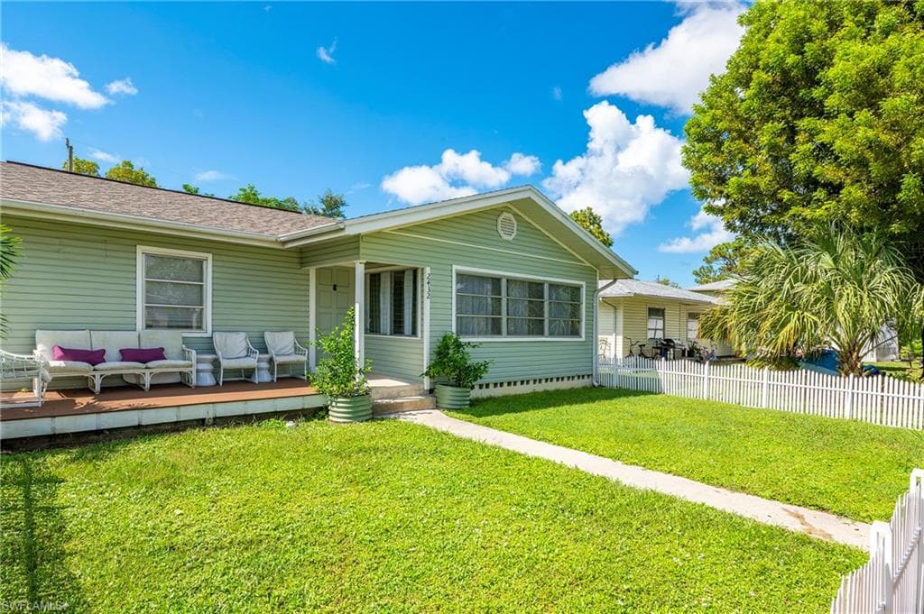 2432 Washington Ave, Naples, FL 34112-3