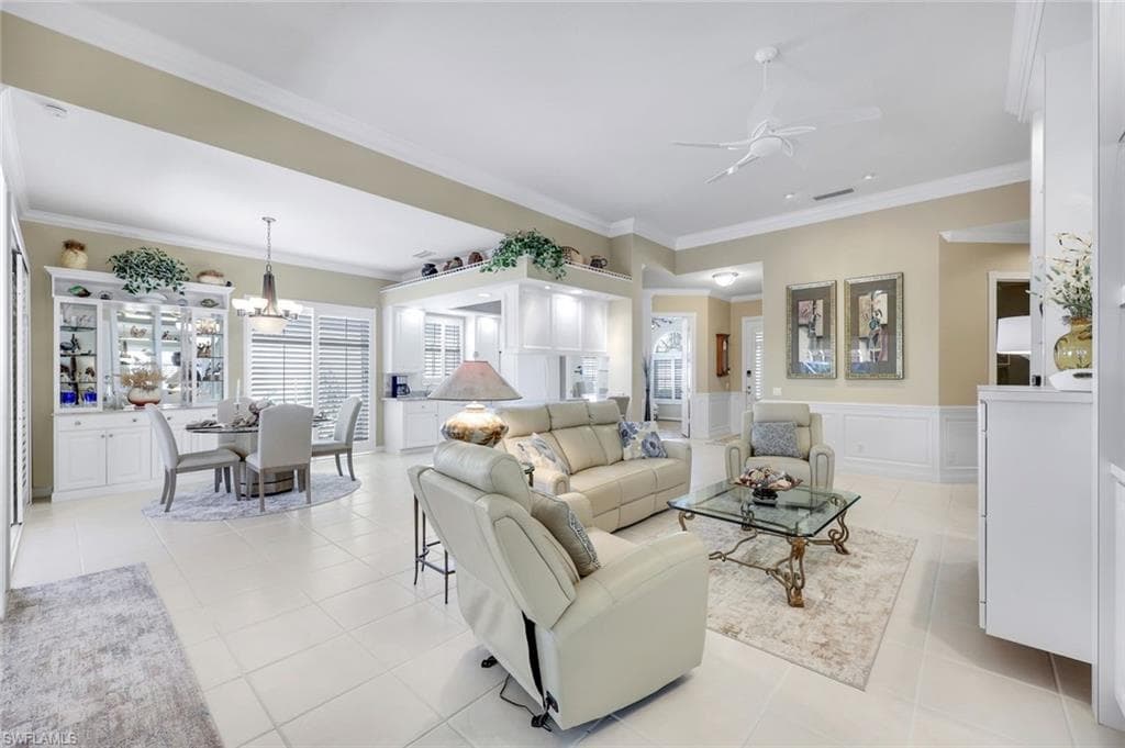 5296 Hawkesbury Way, Naples, FL 34119-2