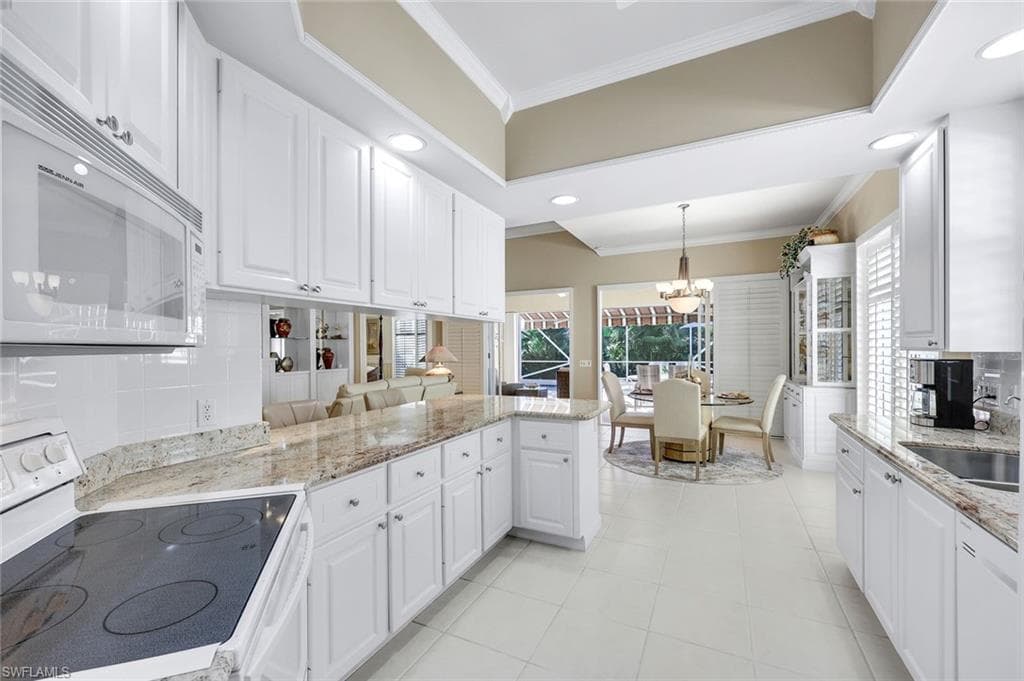 5296 Hawkesbury Way, Naples, FL 34119-6