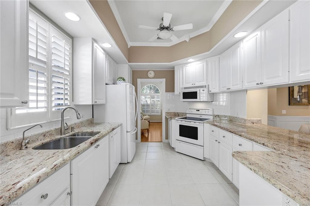 5296 Hawkesbury Way, Naples, FL 34119-7