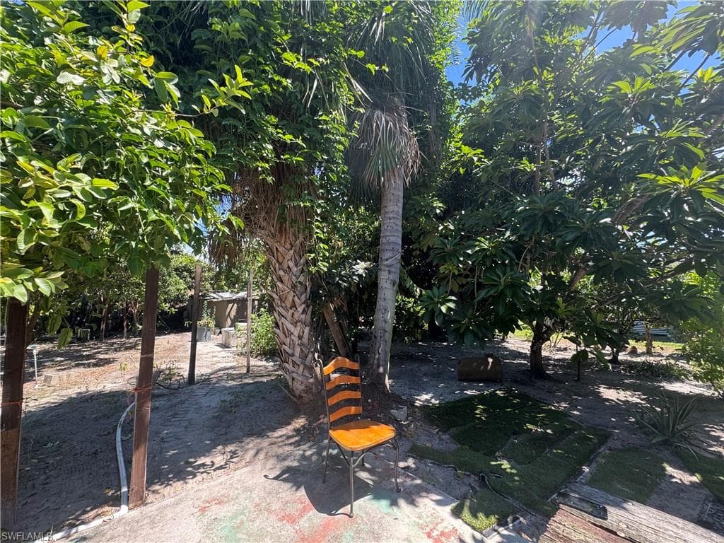 10901 Citrus Dr, Bonita Springs, FL 34135-11