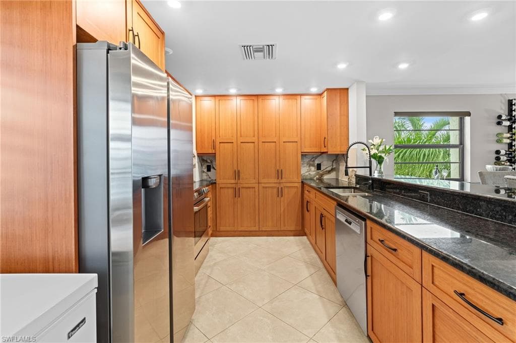 880 Huron Ct 403, Marco Island, FL 34145-4