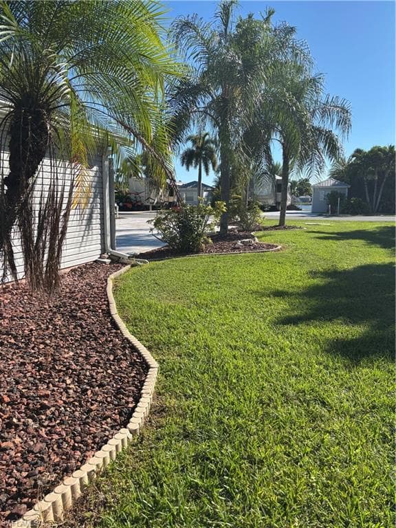 5770 Cypress Woods Resort Dr, Fort Myers, FL 33905-8