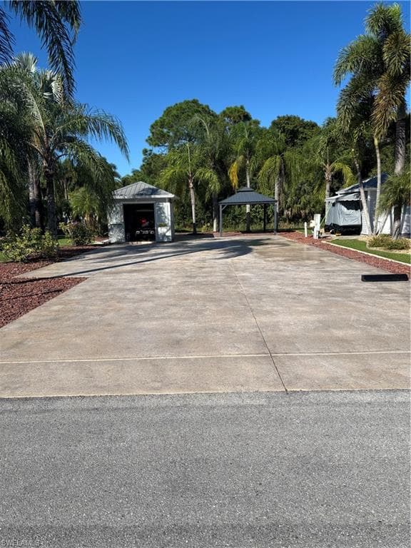 5770 Cypress Woods Resort Dr, Fort Myers, FL 33905-1