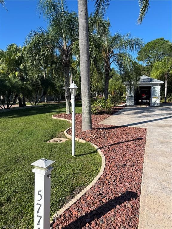 5770 Cypress Woods Resort Dr, Fort Myers, FL 33905-3