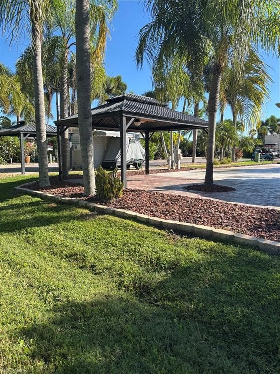 5770 Cypress Woods Resort Dr, Fort Myers, FL 33905-7