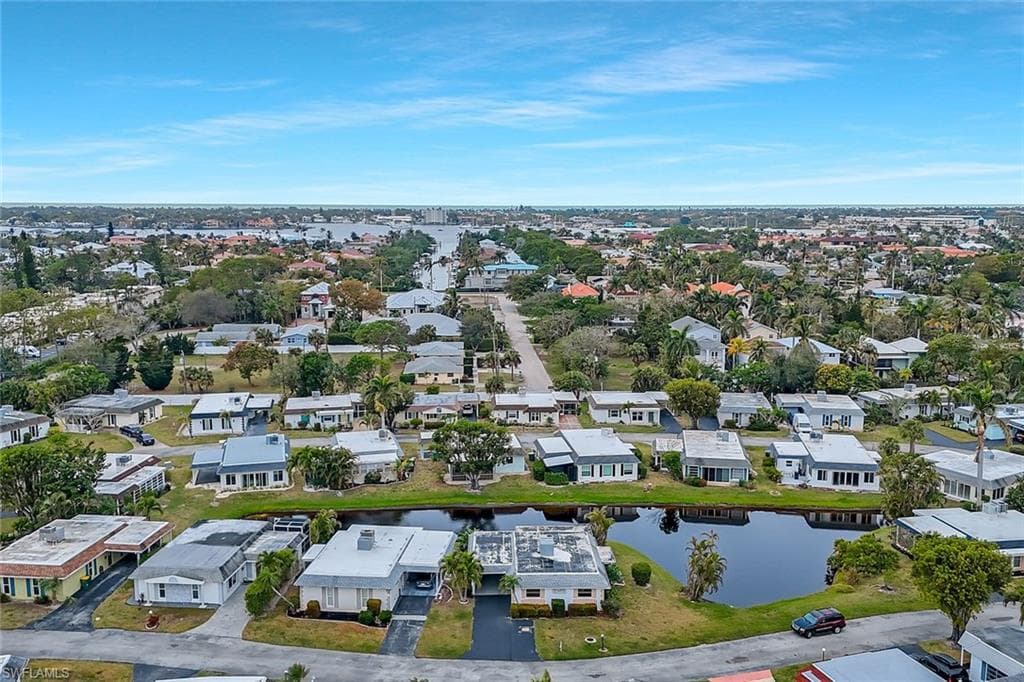 9 Hackney Ln A34, Naples, FL 34112-18