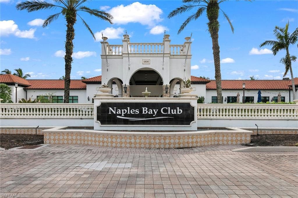 1055 Sandpiper St H-202, Naples, FL 34112-26