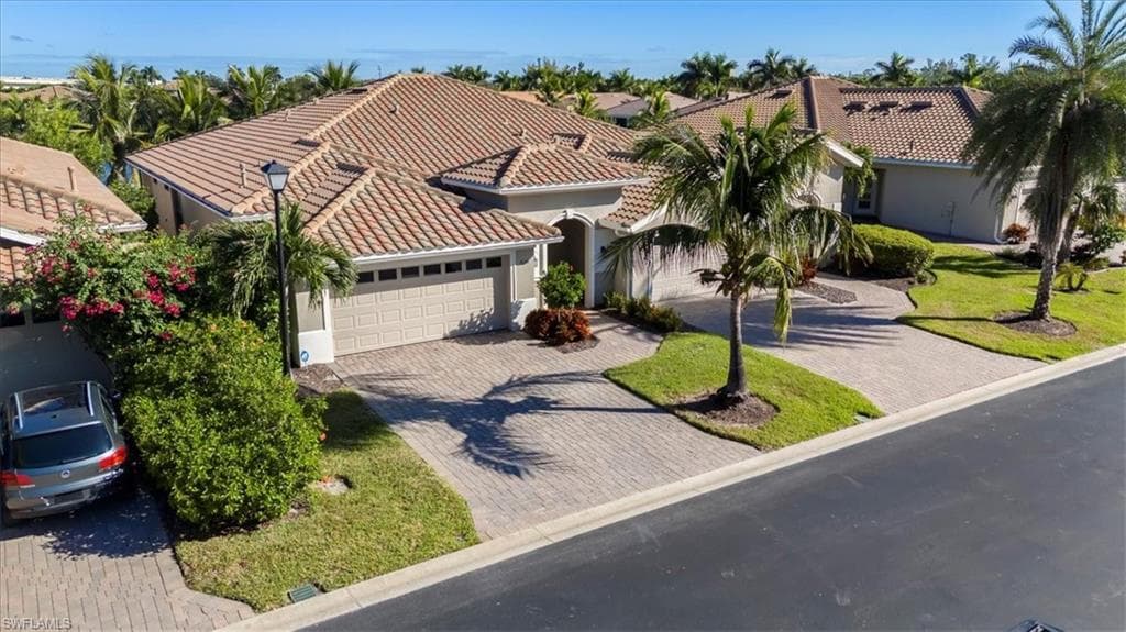 8160 Venetian Pointe Dr, Fort Myers, FL 33908-2