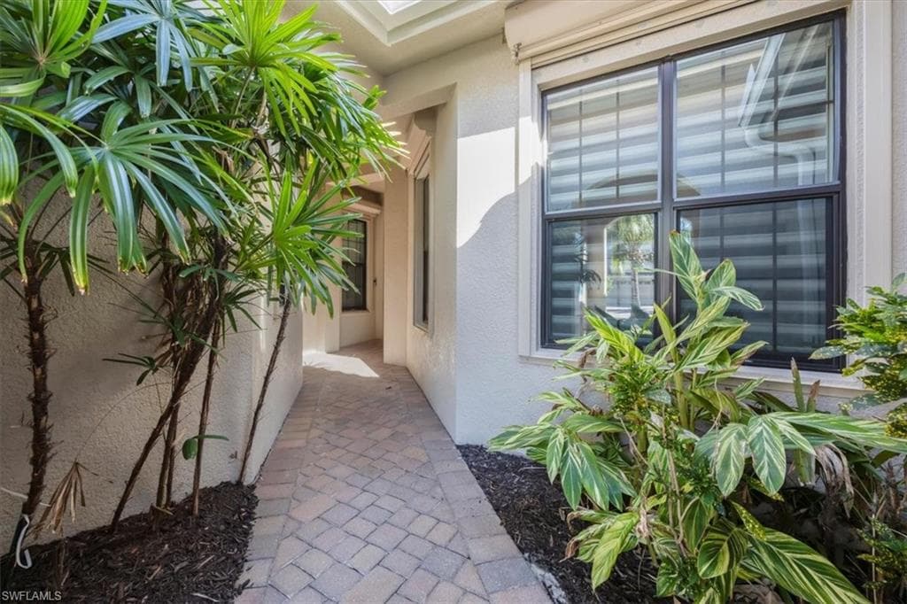 8160 Venetian Pointe Dr, Fort Myers, FL 33908-5