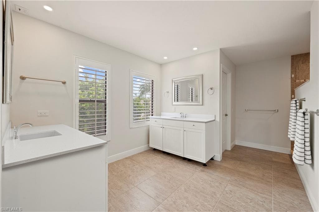 1203 Foxfire Ln, Naples, FL 34104-11