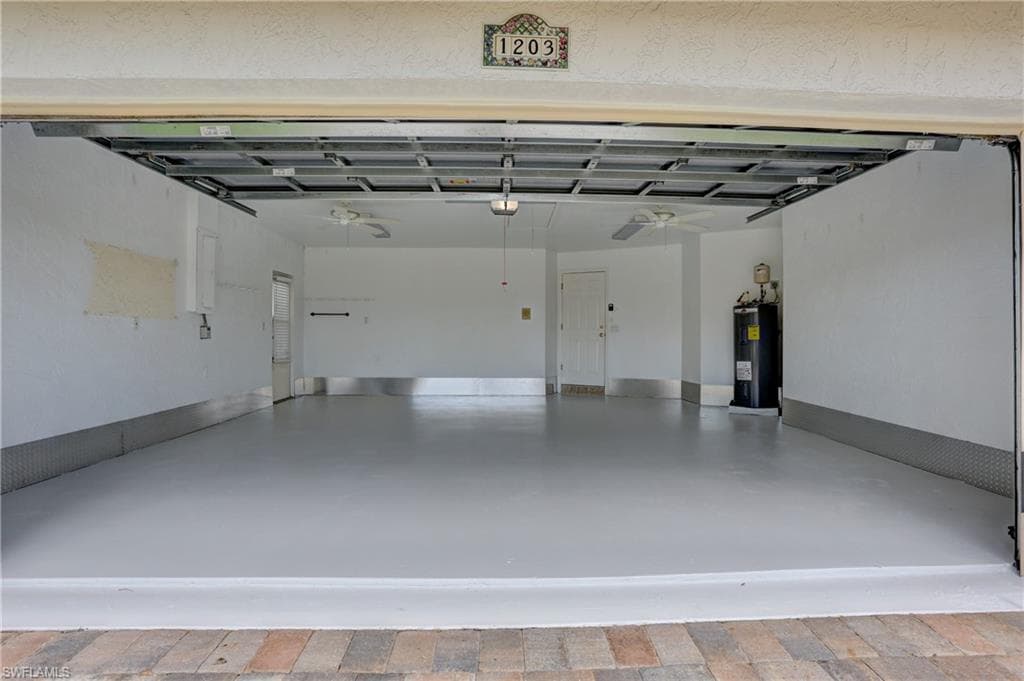 1203 Foxfire Ln, Naples, FL 34104-21