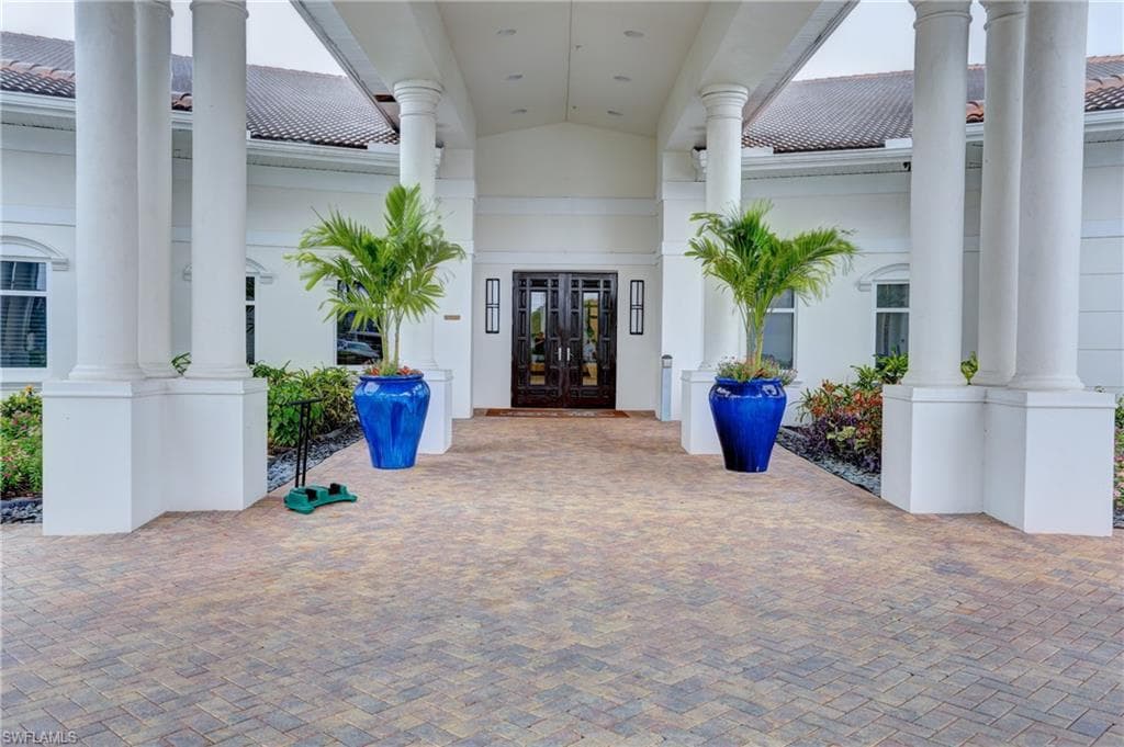 1203 Foxfire Ln, Naples, FL 34104-22