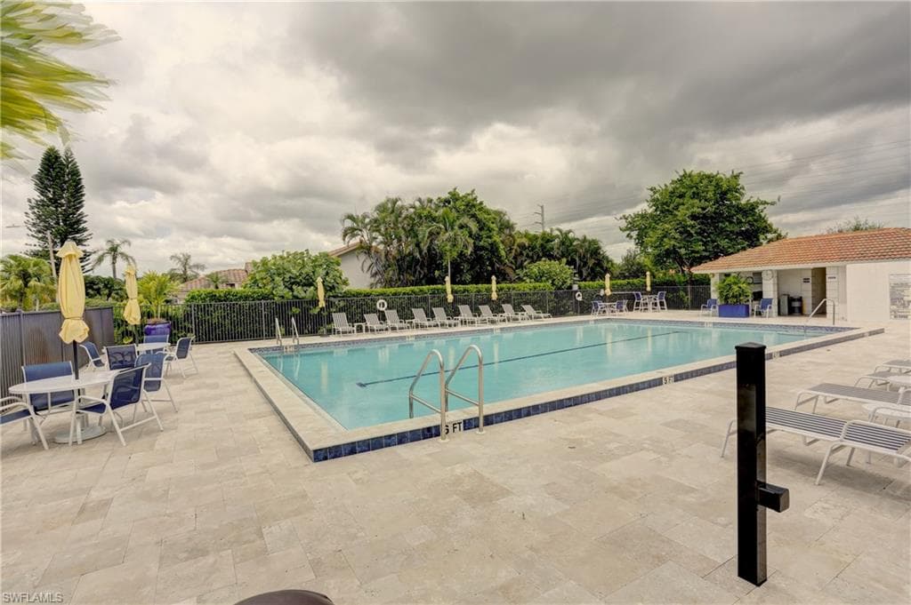 1203 Foxfire Ln, Naples, FL 34104-33