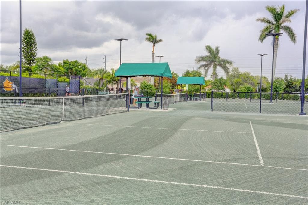 1203 Foxfire Ln, Naples, FL 34104-34