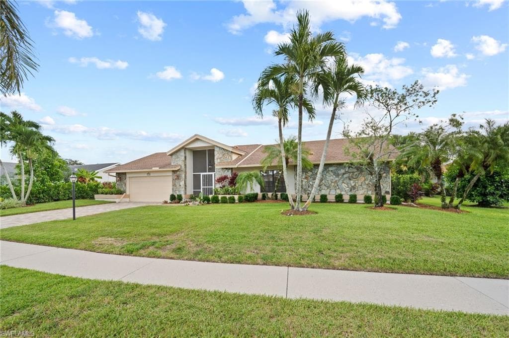 1203 Foxfire Ln, Naples, FL 34104-7