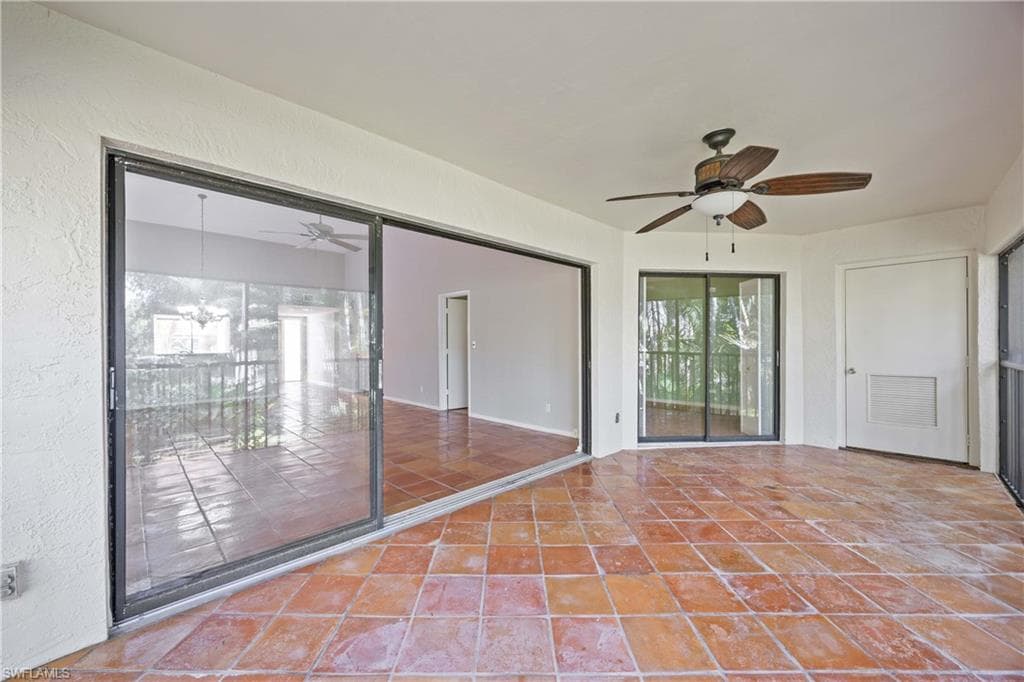 1826 Kings Lake Blvd 203, Naples, FL 34112-8