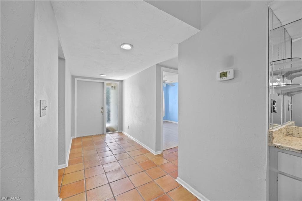 1826 Kings Lake Blvd 203, Naples, FL 34112-13