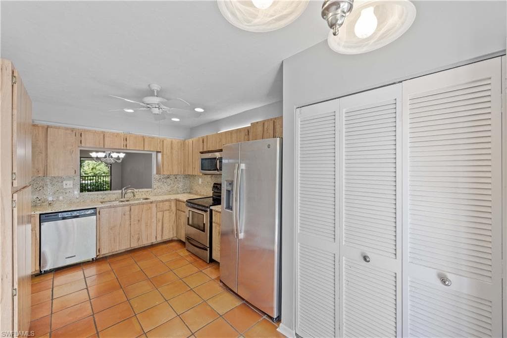 1826 Kings Lake Blvd 203, Naples, FL 34112-16