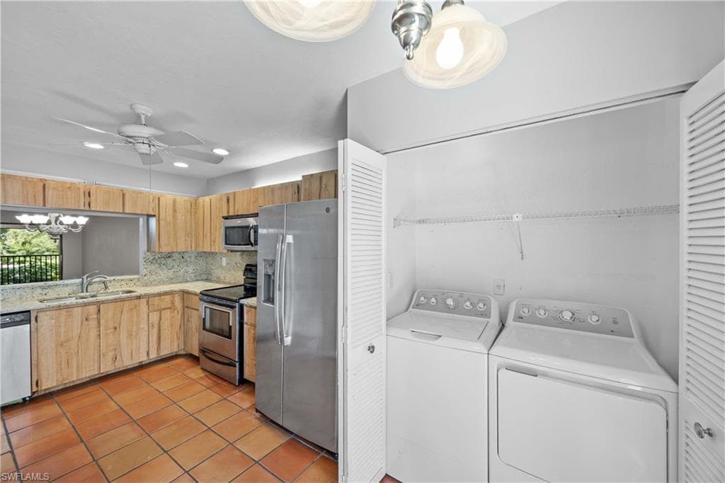 1826 Kings Lake Blvd 203, Naples, FL 34112-17