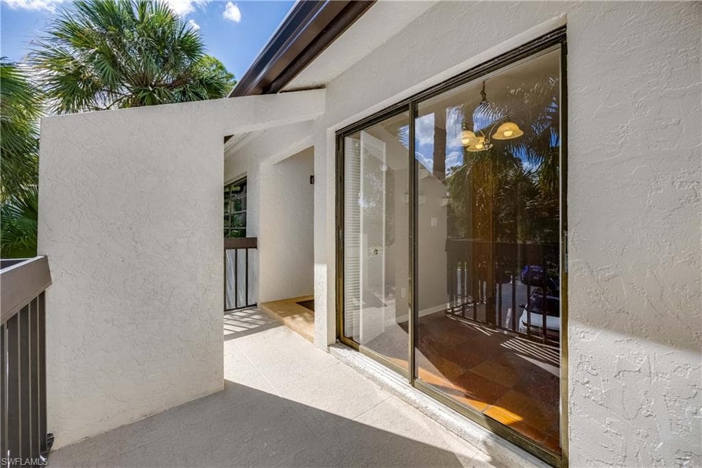 1826 Kings Lake Blvd 203, Naples, FL 34112-19