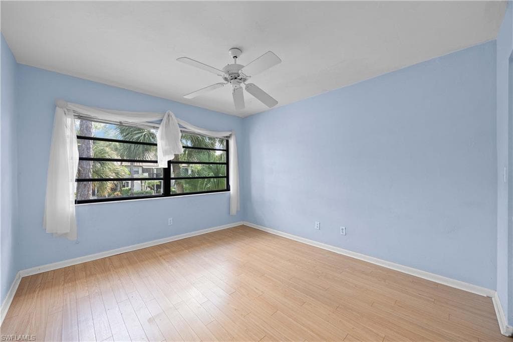 1826 Kings Lake Blvd 203, Naples, FL 34112-25