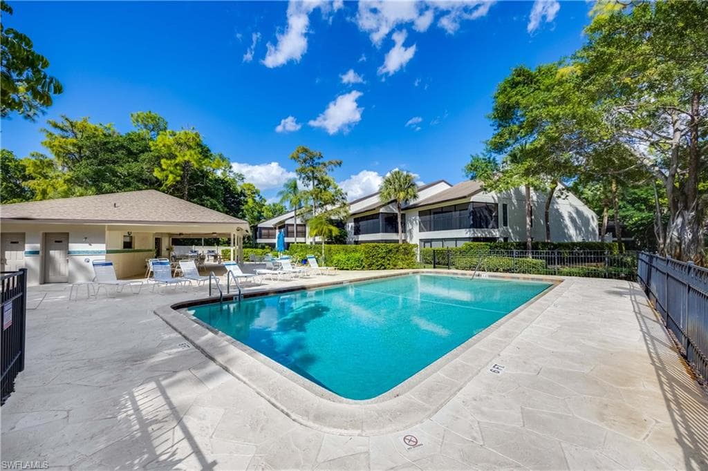 1826 Kings Lake Blvd 203, Naples, FL 34112-29