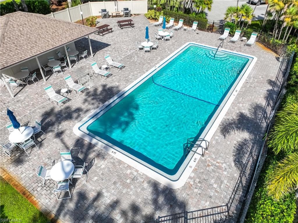 1826 Kings Lake Blvd 203, Naples, FL 34112-35