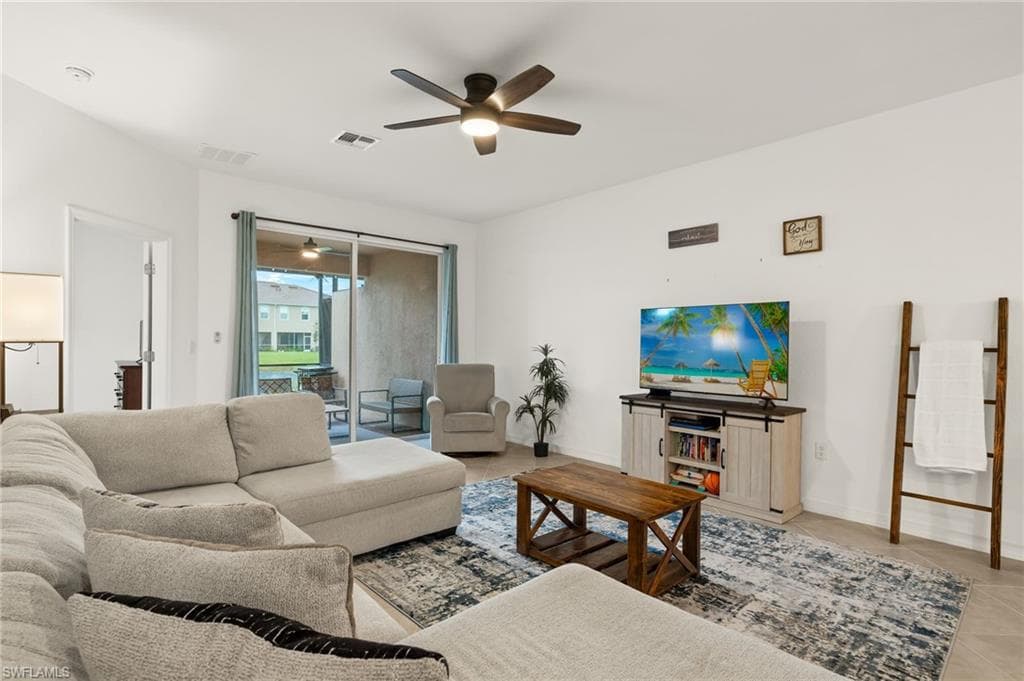 2685 Vine Ave, Naples, FL 34120-8