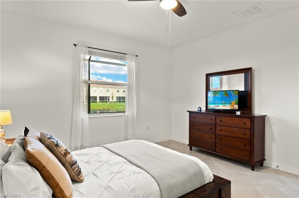 2685 Vine Ave, Naples, FL 34120-14