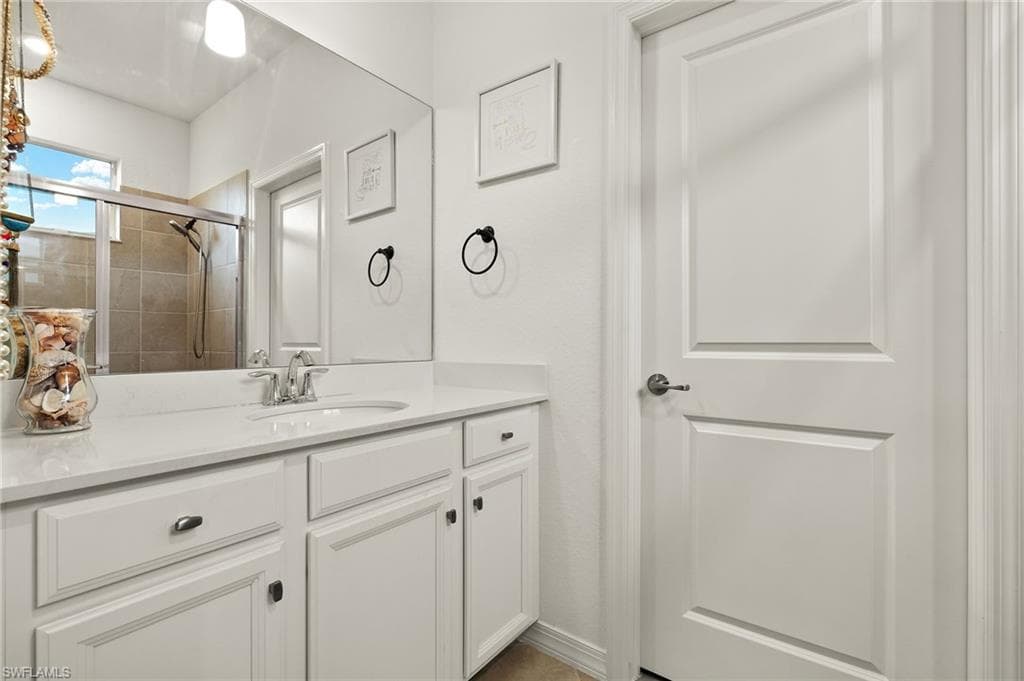 2685 Vine Ave, Naples, FL 34120-17