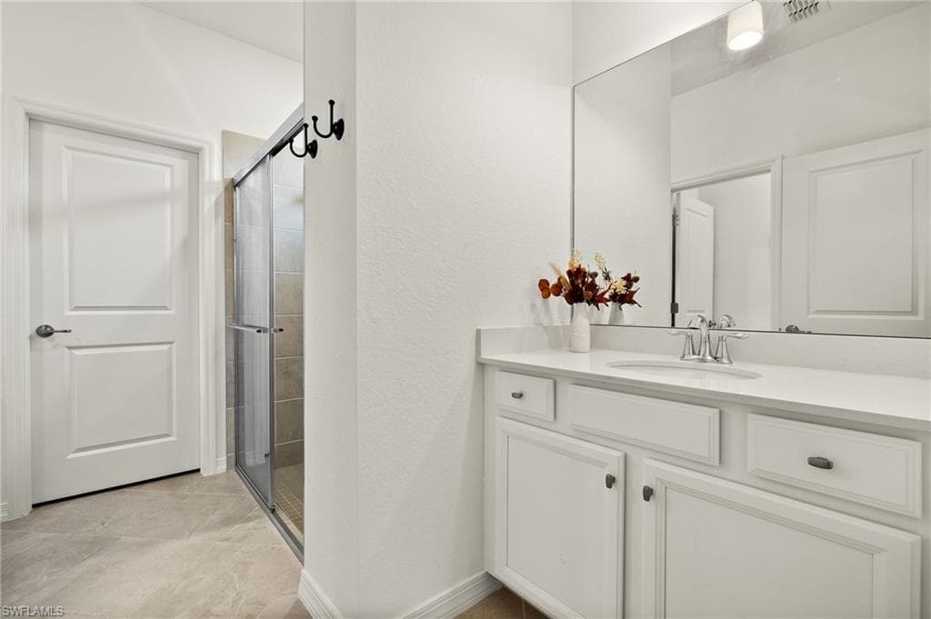 2685 Vine Ave, Naples, FL 34120-19