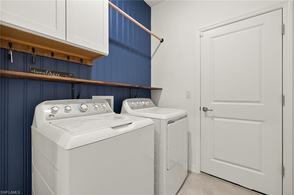 2685 Vine Ave, Naples, FL 34120-23