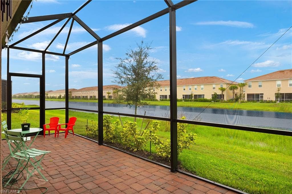 2685 Vine Ave, Naples, FL 34120-25