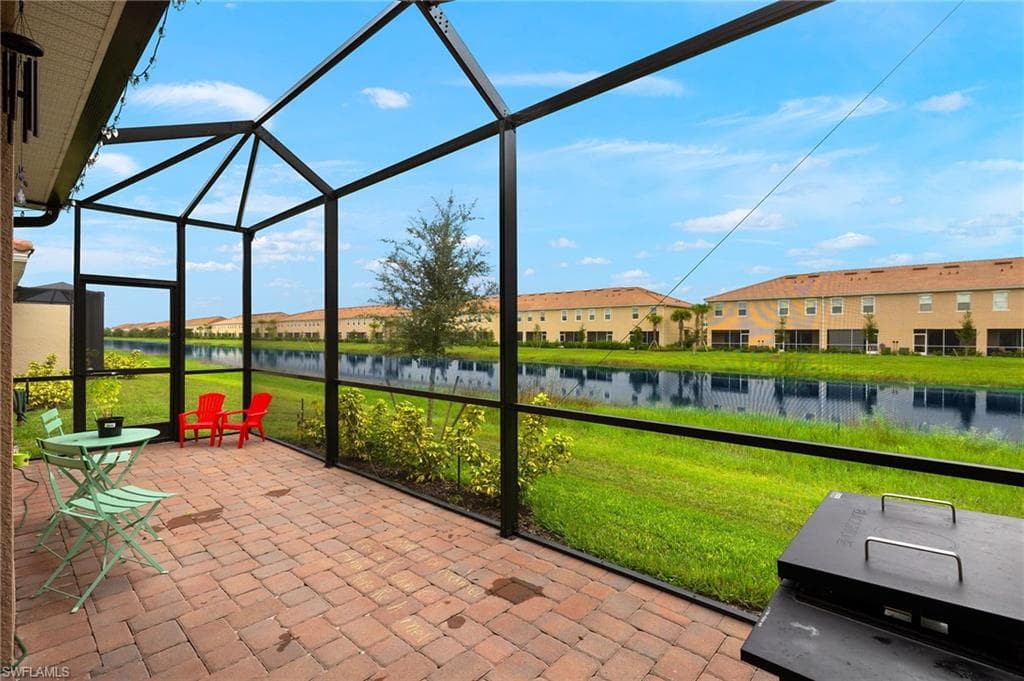 2685 Vine Ave, Naples, FL 34120-26