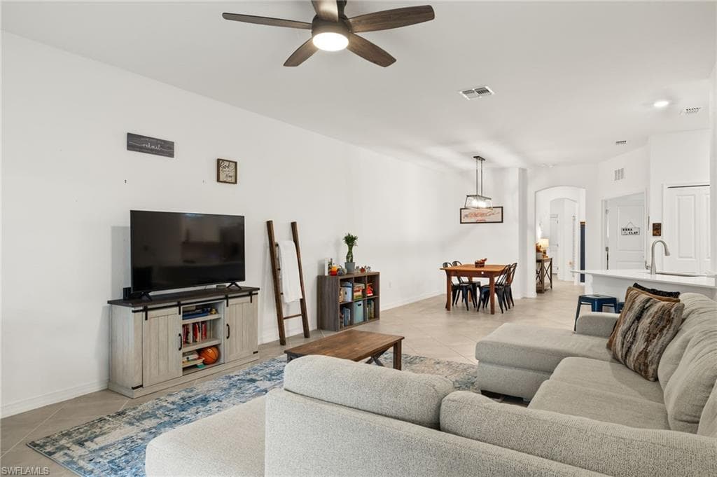 2685 Vine Ave, Naples, FL 34120-7