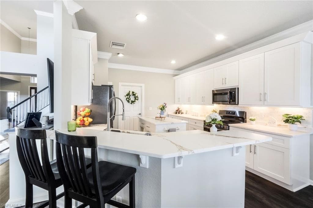 9132 Crystal Ct, Naples, FL 34120-11