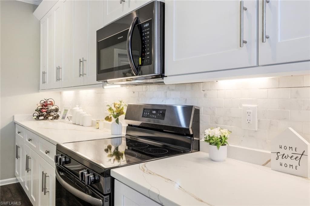 9132 Crystal Ct, Naples, FL 34120-12