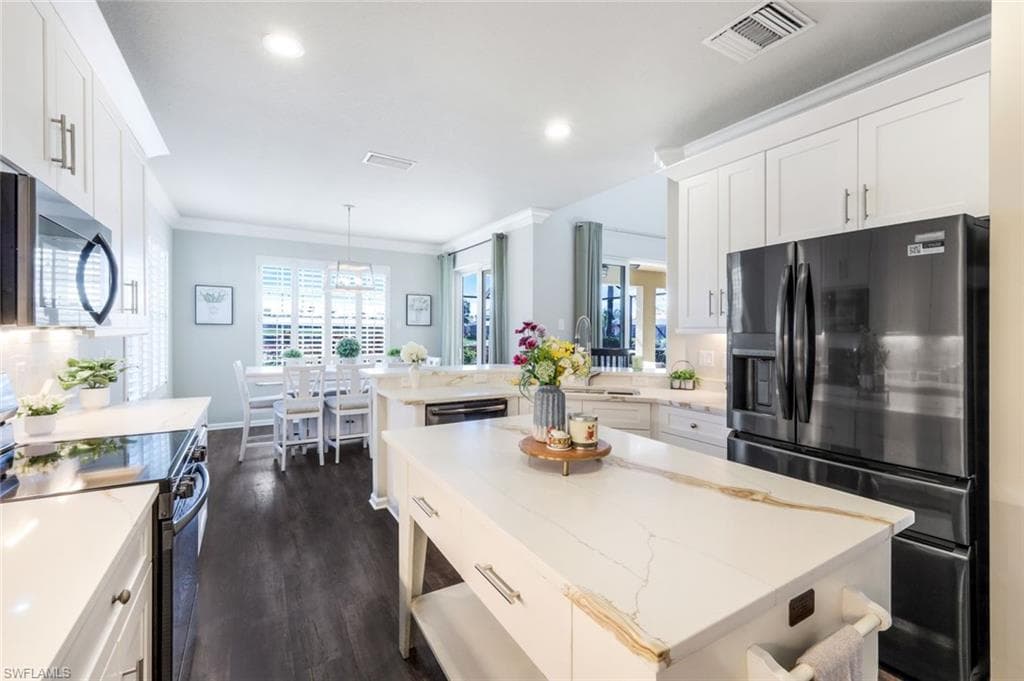 9132 Crystal Ct, Naples, FL 34120-15