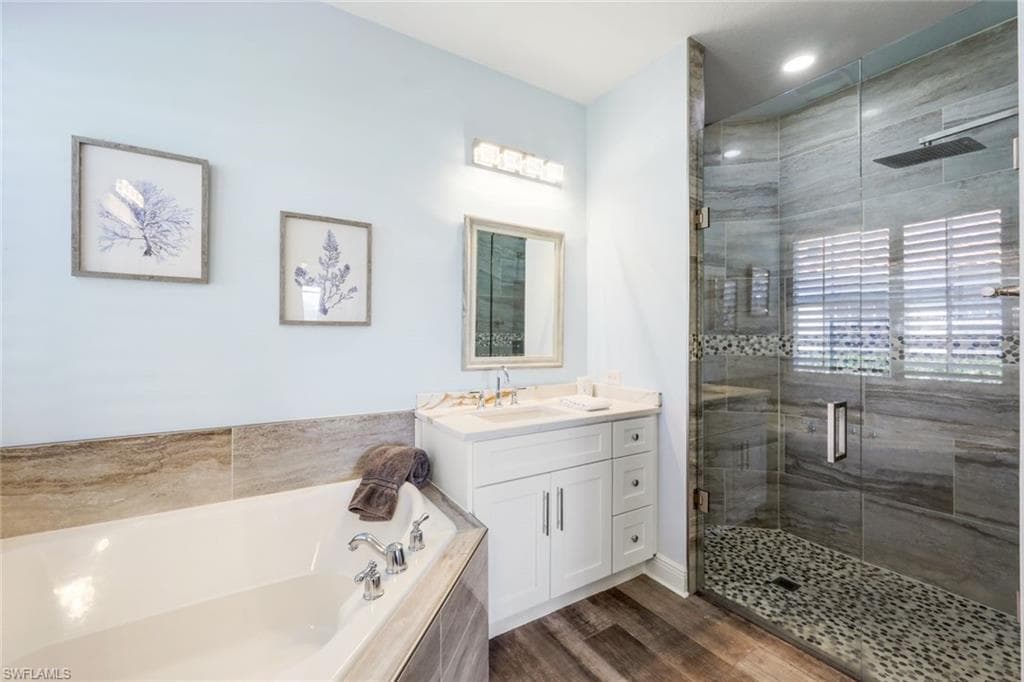 9132 Crystal Ct, Naples, FL 34120-23