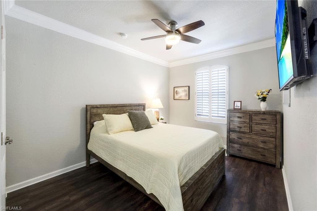 9132 Crystal Ct, Naples, FL 34120-27